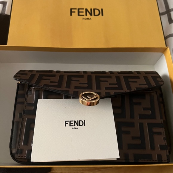 Fendi crossbody - Picture 3 of 7